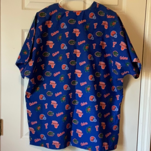 Dudz University of Florida Gators Logos Men’s Medical Hospital Scrub Top Size L - Picture 2 of 10